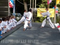 В парке Победы Ставрополя прошли спортивные соревнования в День физкультурника!
